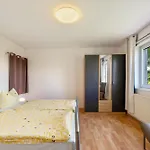 بيت ضيافة Gaestezimmer Gross توبنجن
