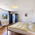 Gaestezimmer Gross بيت ضيافة توبنجن