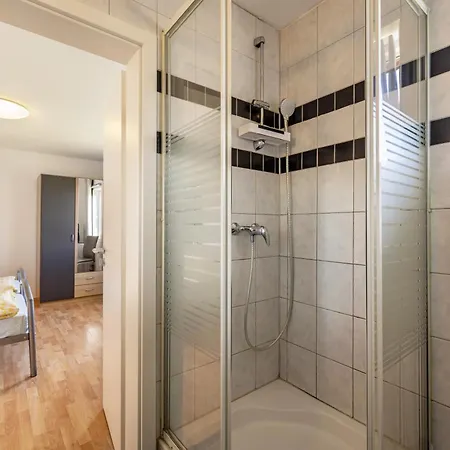 Gaestezimmer Gross Tybinga