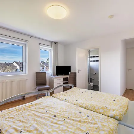 Gaestezimmer Gross Pensjonat Tybinga